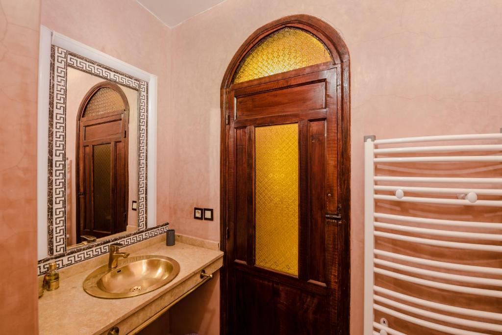 Abélia Riad image 4