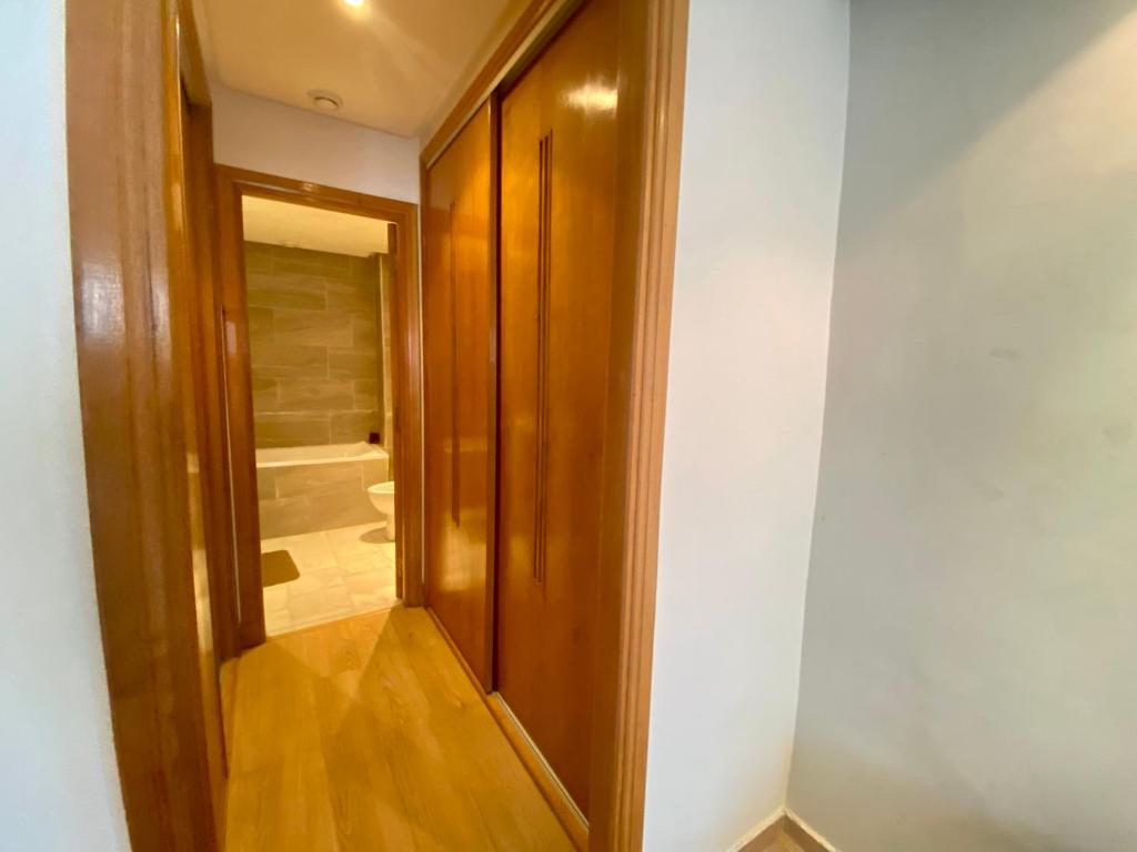 ACCOMMODATING TWO BEDROOM FLAT image 9