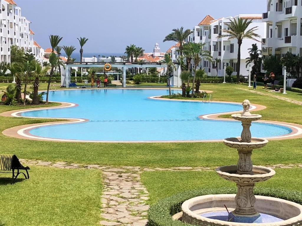 Apartment with 2 bedrooms in Cabo Negro with enclosed garden 300 m from the beach