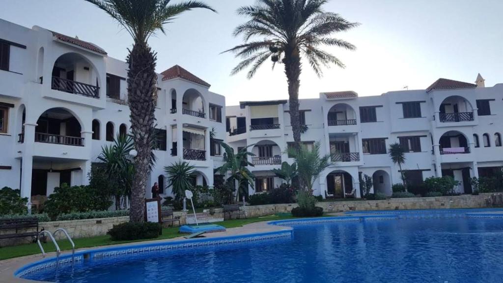 Apartment with 2 bedrooms in Cabo negro with shared pool and furnished terrace 150 m from the beach image 7