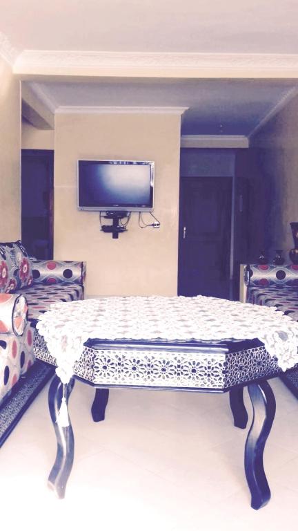 Apartment with 2 bedrooms in Tanger with enclosed garden 4 km from the beach image 1