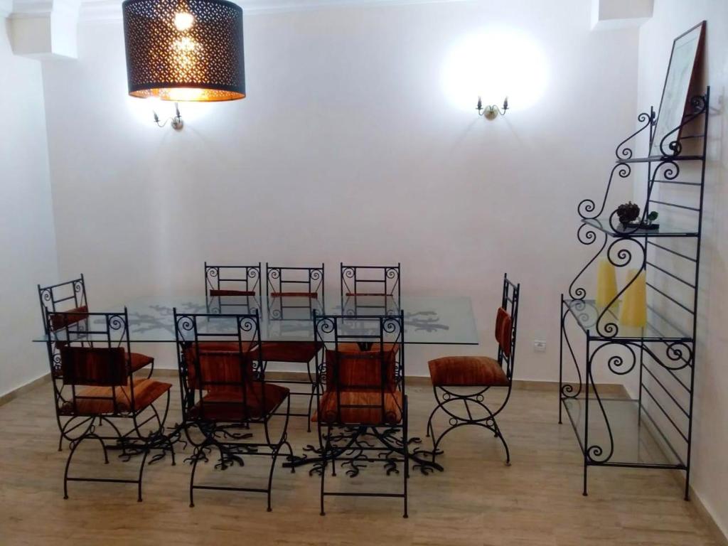 Apartment with one bedroom in Casablanca with shared pool enclosed garden and WiFi 100 m from the beach image 1