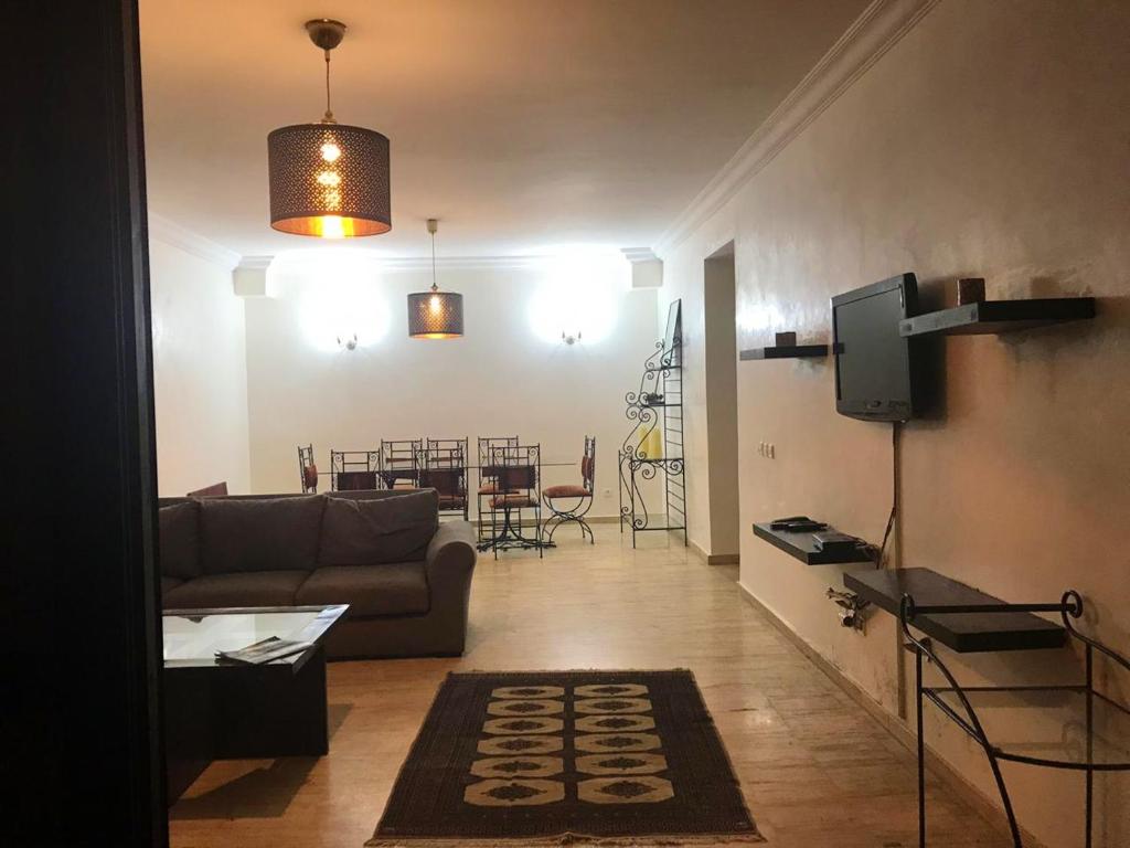 Apartment with one bedroom in Casablanca with shared pool enclosed garden and WiFi 100 m from the beach image 3
