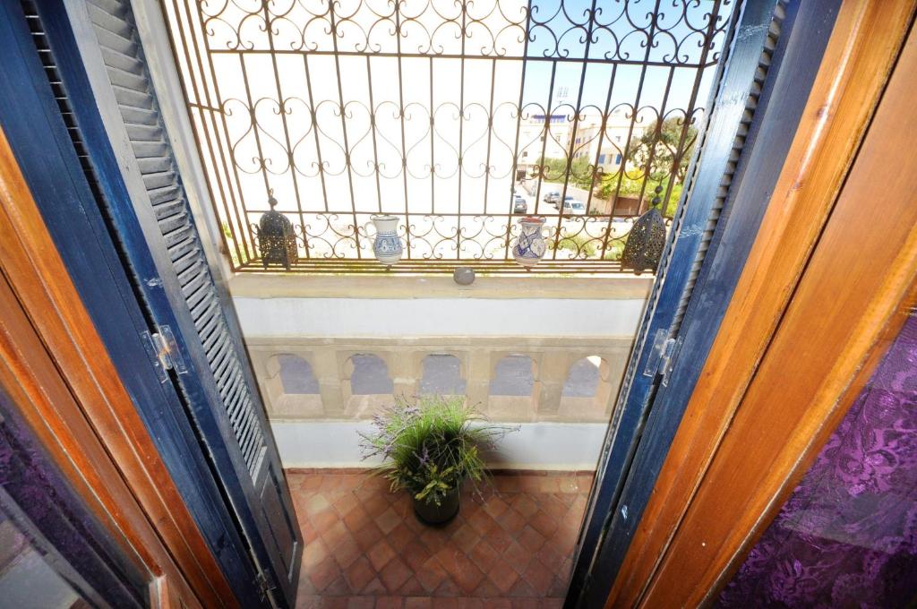 Appartement bien meublée et décorée image 2