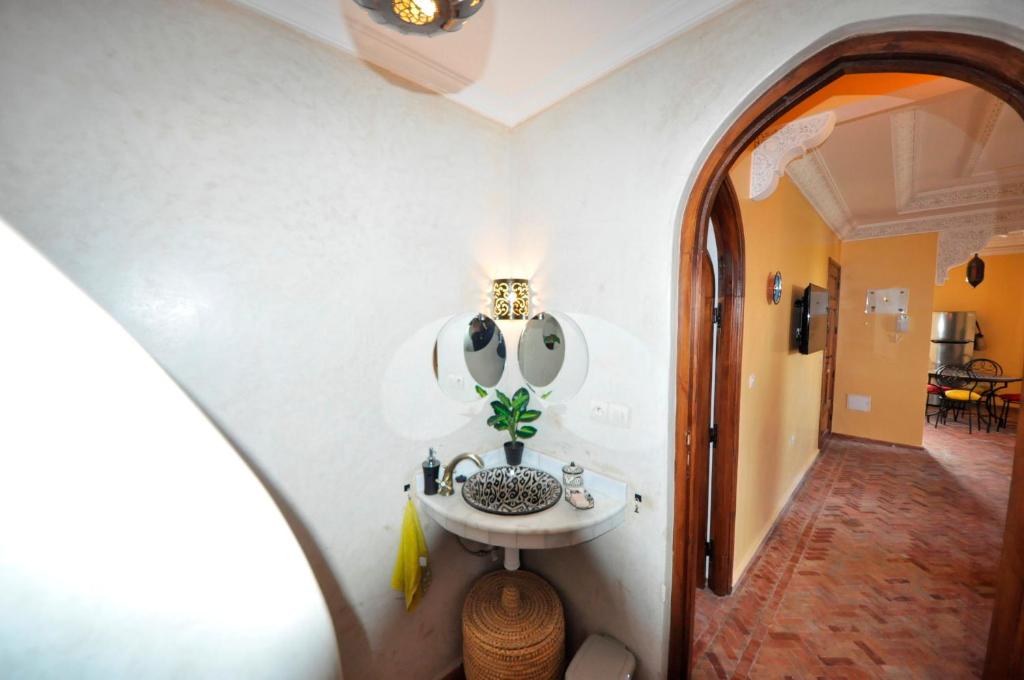 Appartement bien meublée et décorée image 6