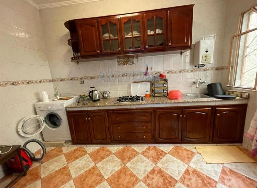 Appartement spacieux meublé quartier Ennasr Tanger image 5