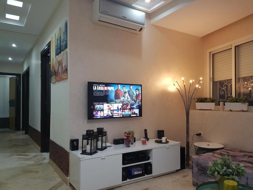 Beautiful Apartment Holiday with Terrace image 7