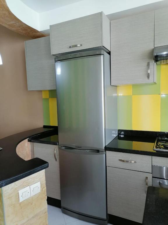 في مدينة طنجة على الكورنيش image 1