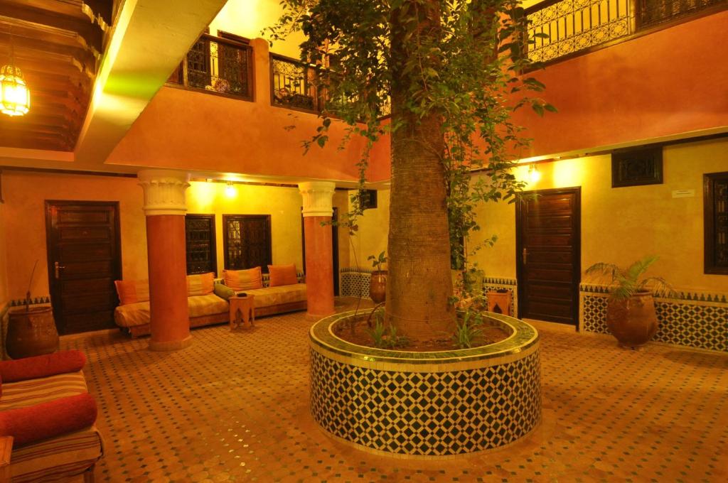 Hotel Cecil image 2
