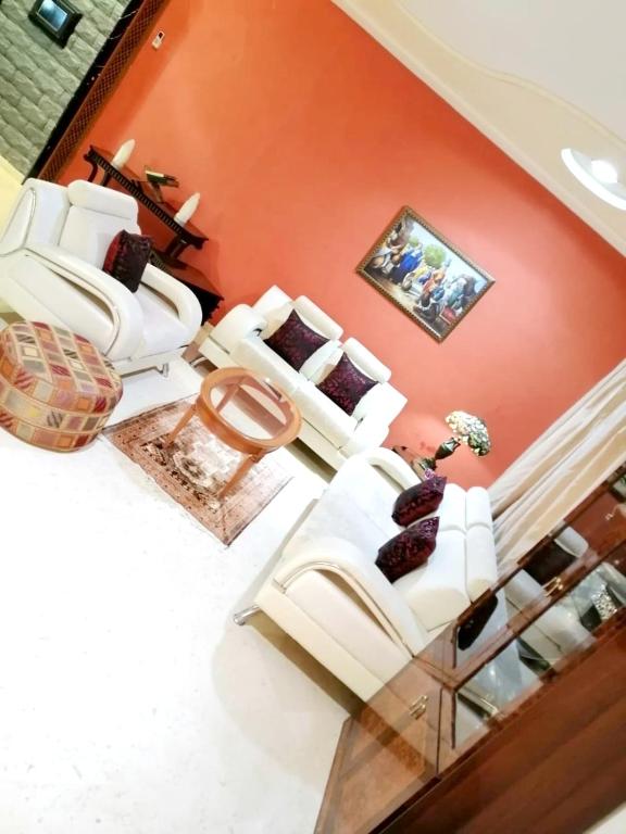 House with 4 bedrooms in Fes with wonderful mountain view private pool furnished garden image 2