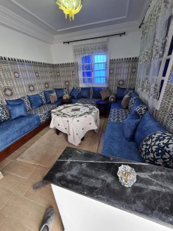 La petite villa avec piscine pieds dans l'eau image 3