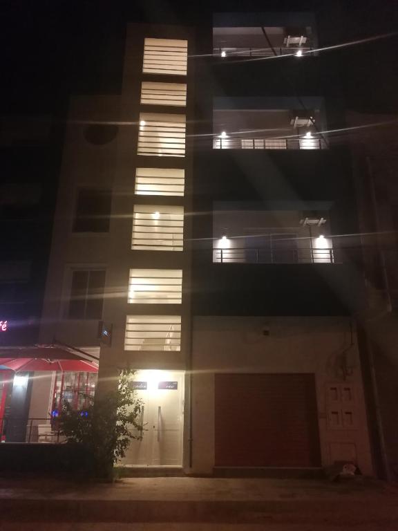 London House image 9