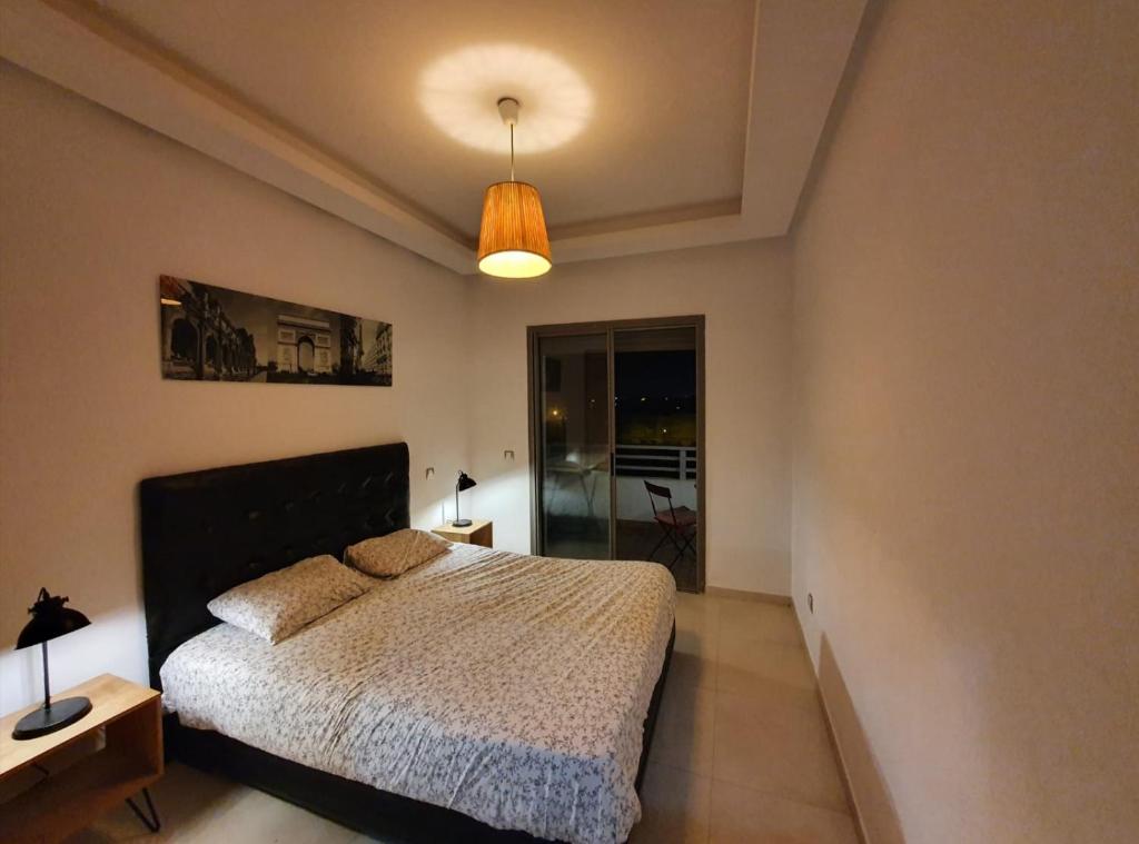 Mansbay beach image 4