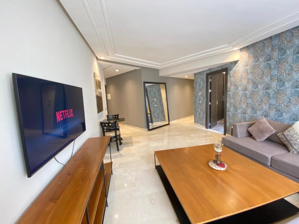 Royal Massira flat in shopping center#wifi#parking image 5