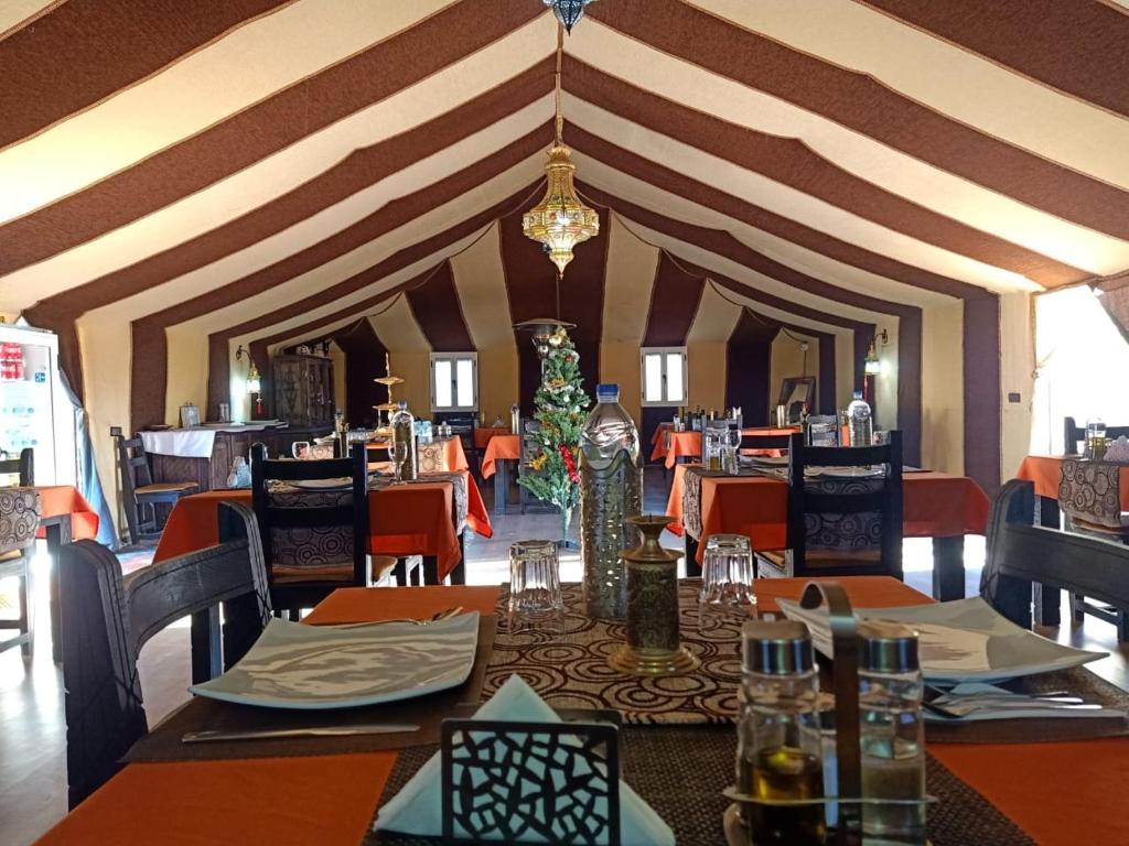 Sahara Sky Luxury Camp image 2