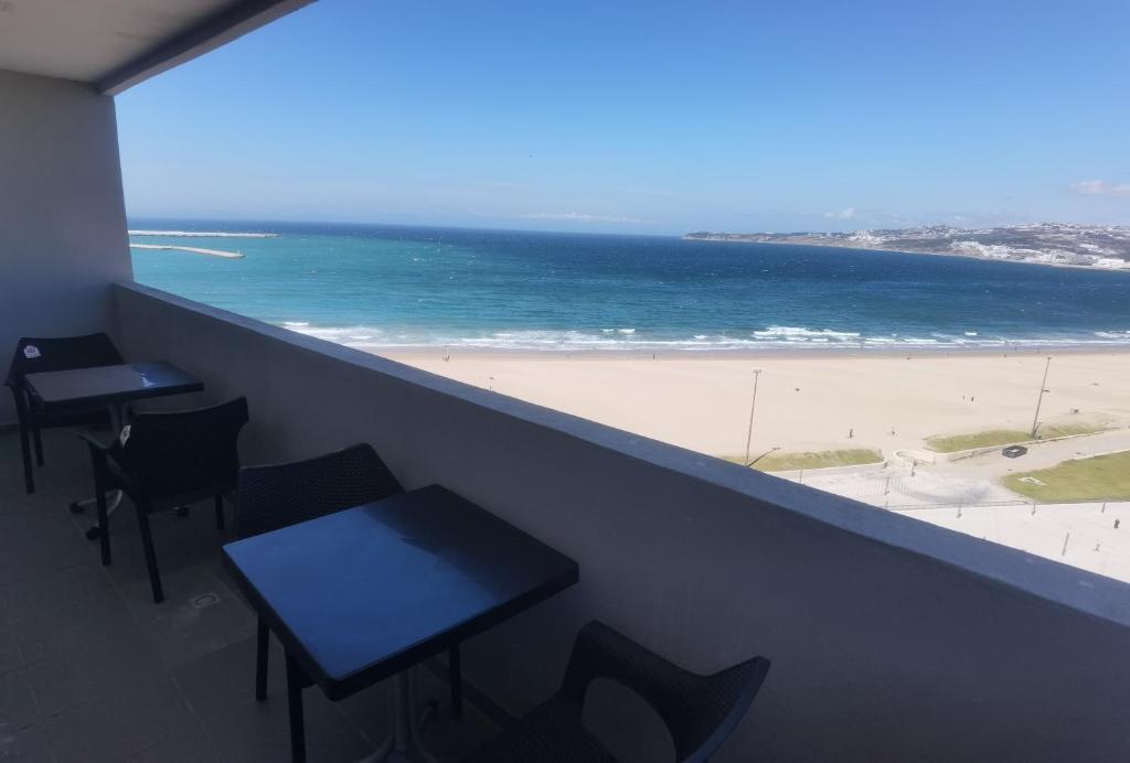 sea view front pool rooftop pool