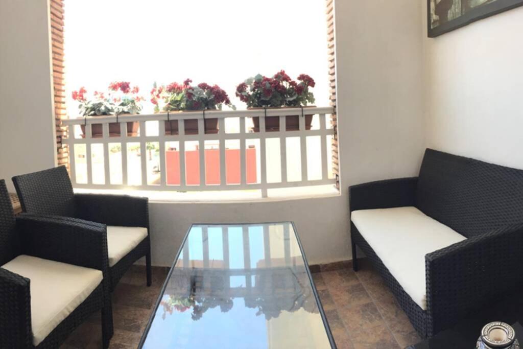 Spacious and comfortable apartment with pool image 3