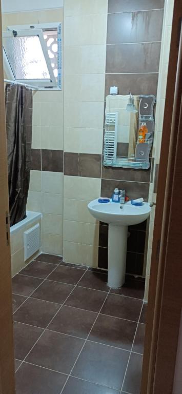 spacious furnished apartment F3 in Birtouta image 4