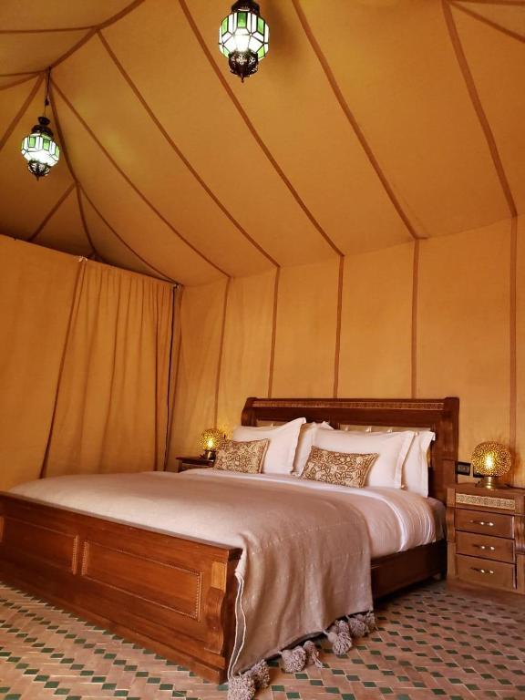 THE SANDY TENTS image 5