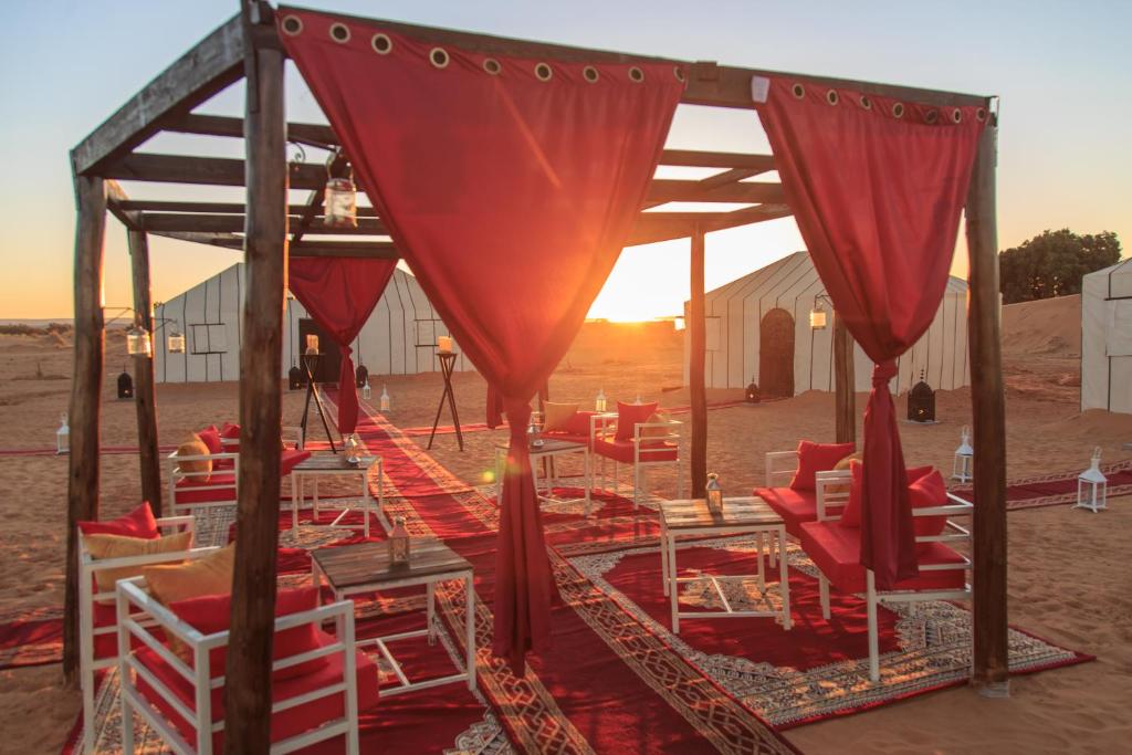 Tiziri Camp image 2