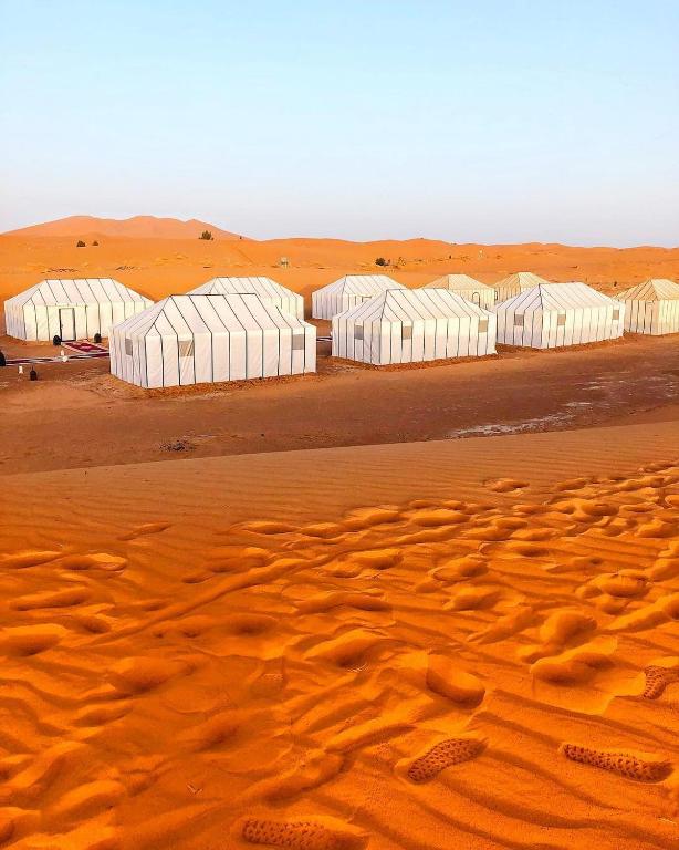 Top Sahara Luxury Camp image 1